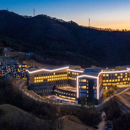 Pyeongchang Ramada Hotel&Suite by Wyndham Bagian luar foto