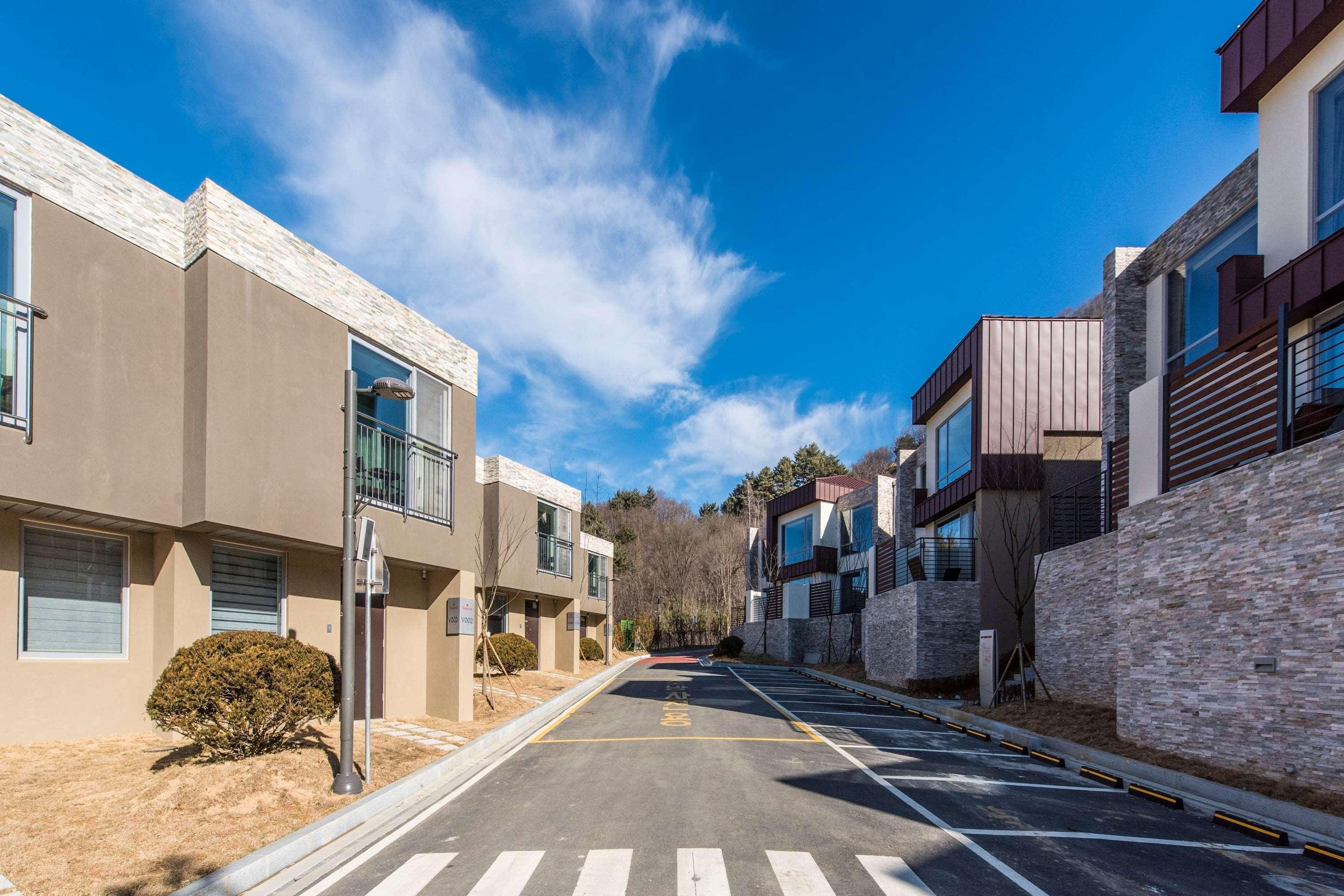 Pyeongchang Ramada Hotel&Suite by Wyndham Bagian luar foto