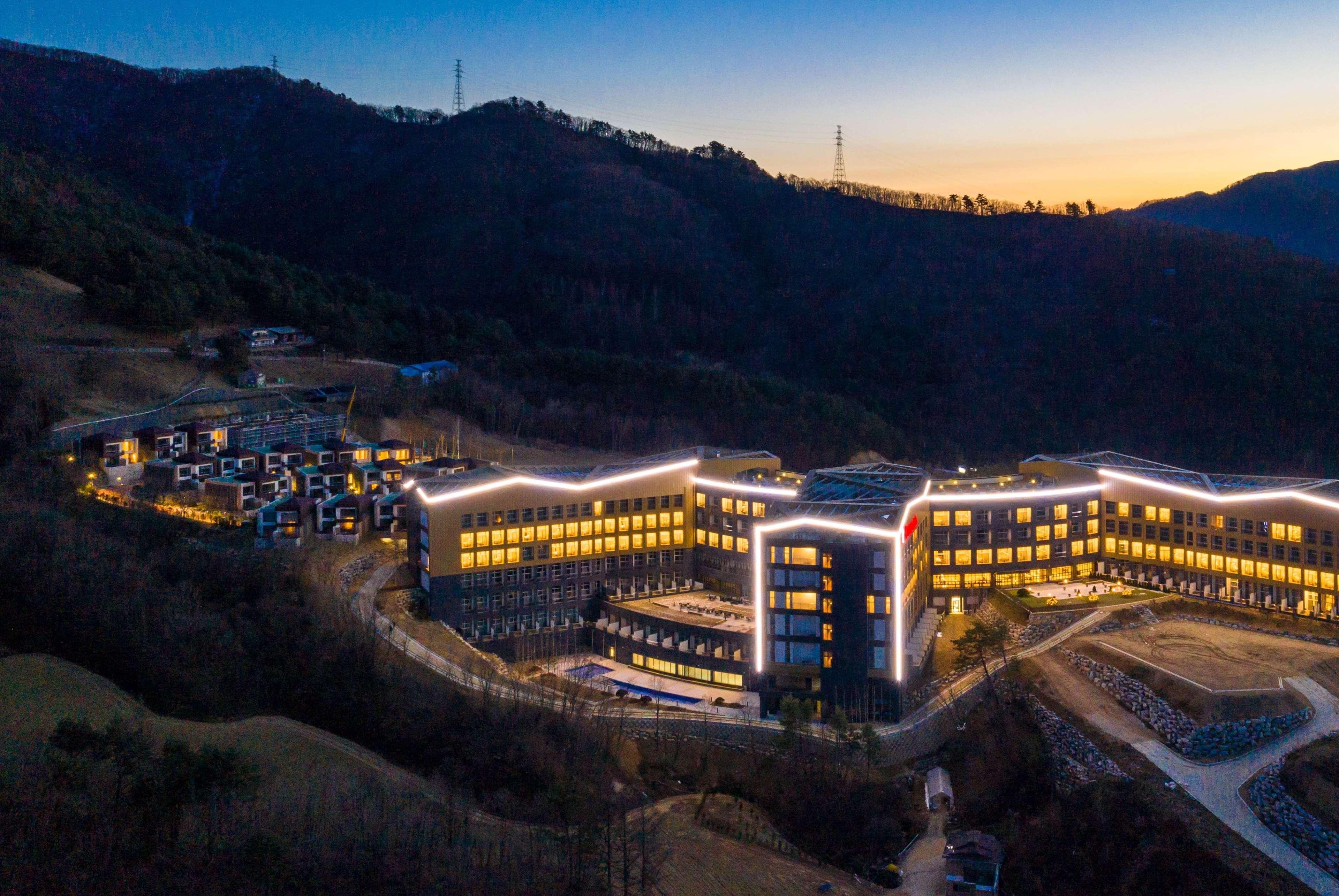 Pyeongchang Ramada Hotel&Suite by Wyndham Bagian luar foto