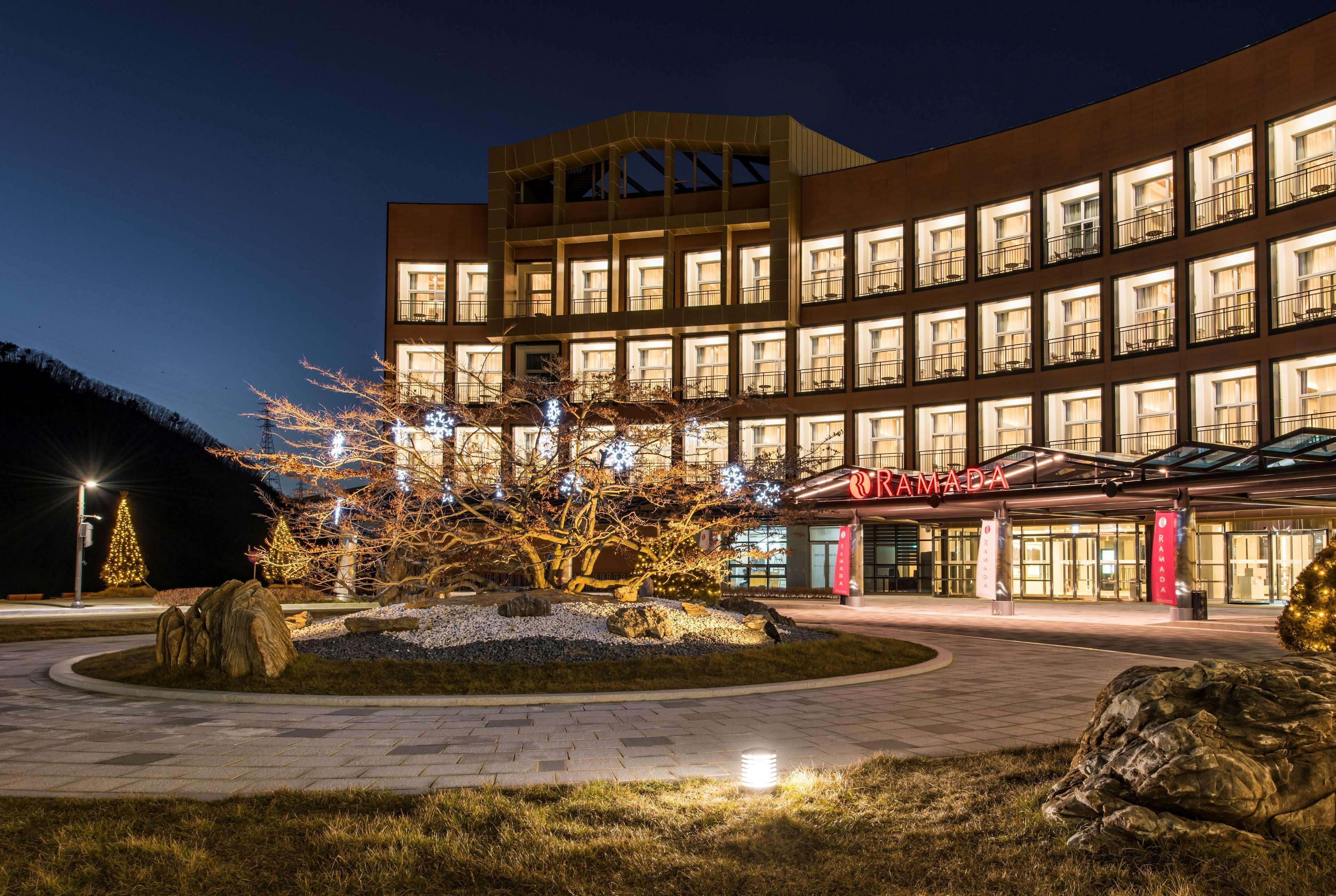 Pyeongchang Ramada Hotel&Suite by Wyndham Bagian luar foto