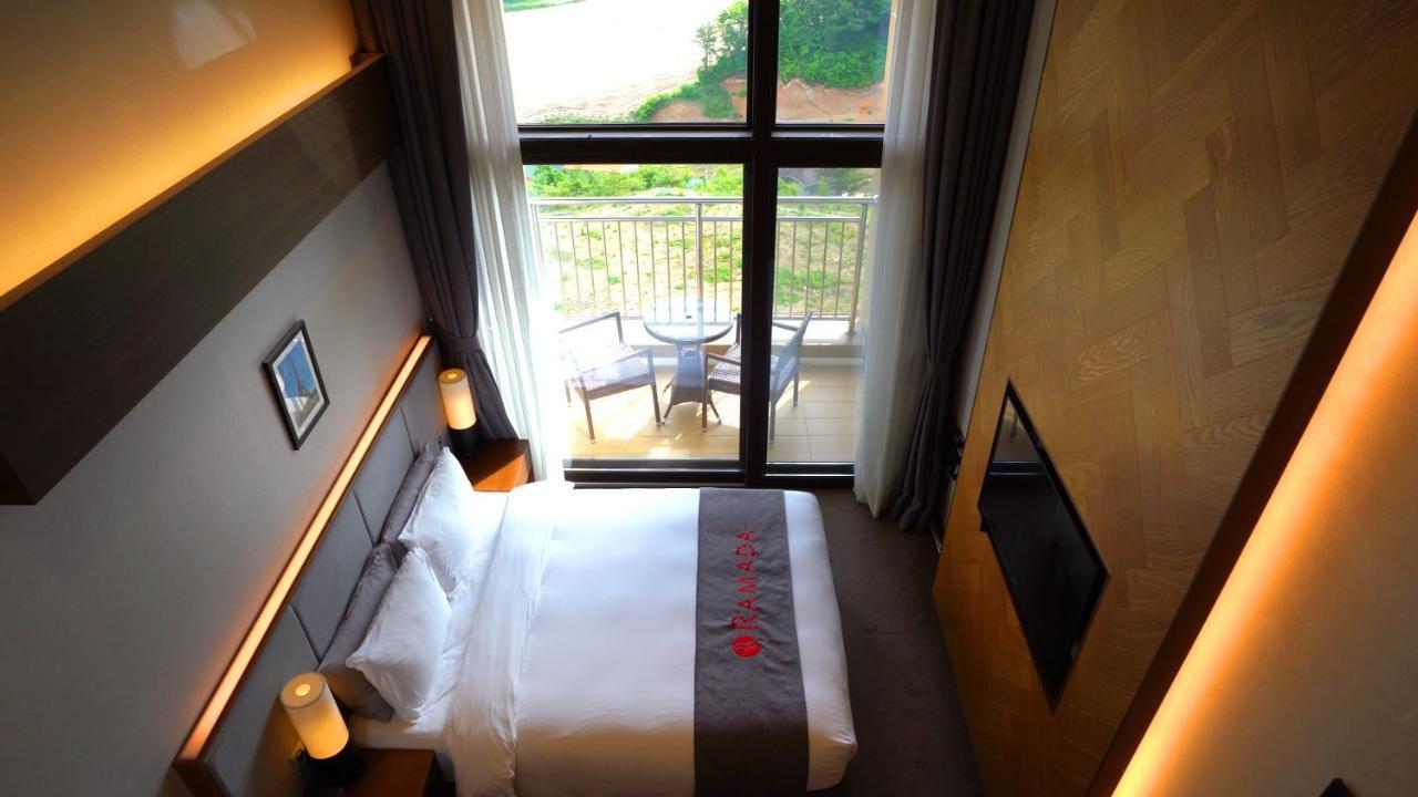 Pyeongchang Ramada Hotel&Suite by Wyndham Bagian luar foto