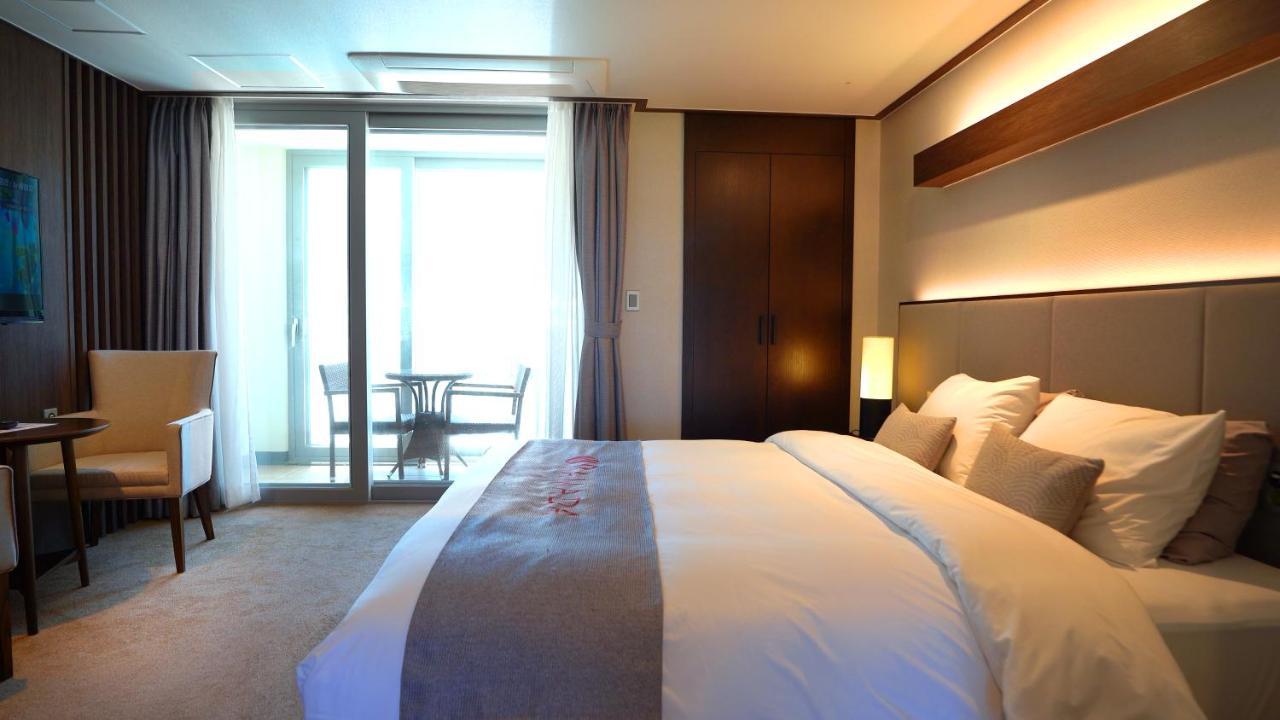 Pyeongchang Ramada Hotel&Suite by Wyndham Bagian luar foto