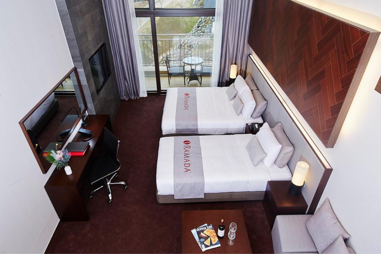 Pyeongchang Ramada Hotel&Suite by Wyndham Bagian luar foto