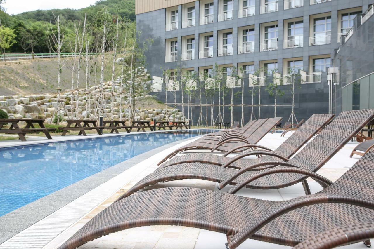 Pyeongchang Ramada Hotel&Suite by Wyndham Bagian luar foto