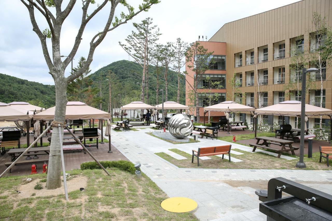Pyeongchang Ramada Hotel&Suite by Wyndham Bagian luar foto